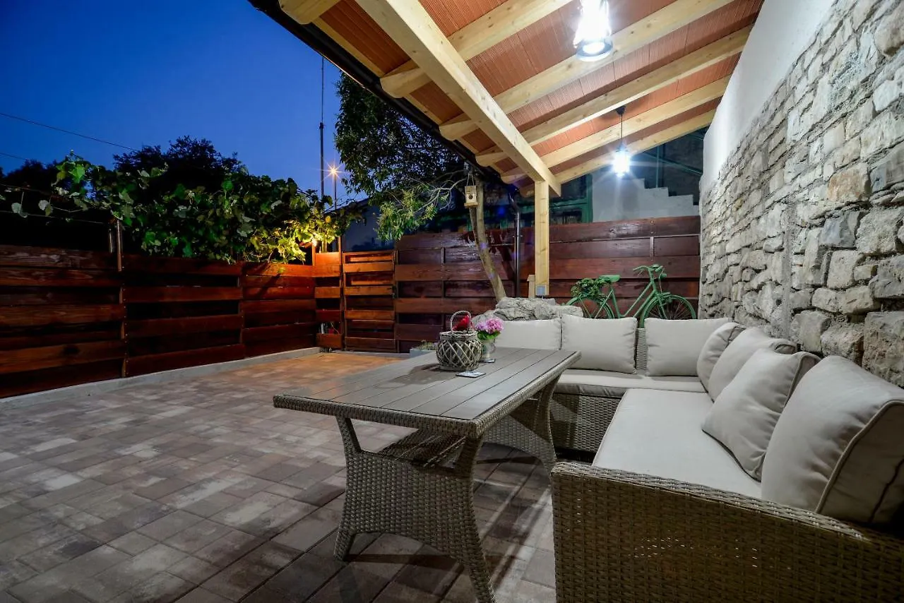 Vintage Garden Apartment Pula